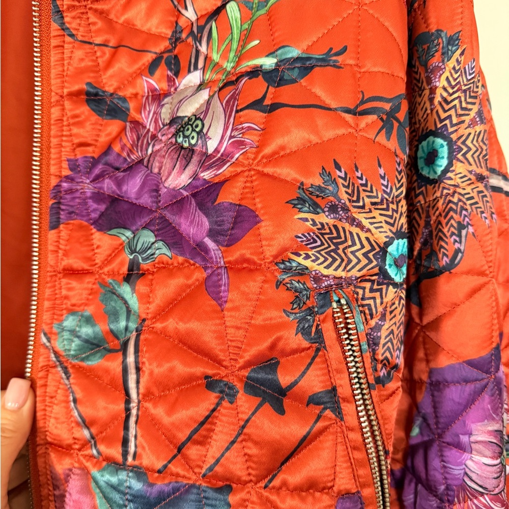 Avec Les Filles Quilted Floral Bomber Jacket in Spice Floral - Picture 5 of 7